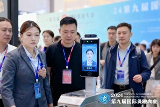 从 “堵” 到 “通”：31 会议人脸识别签到如何重塑会展入场新秩序