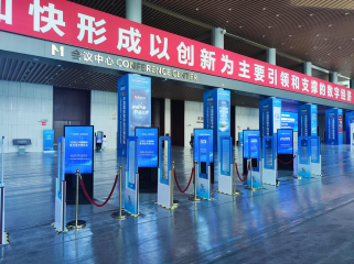 拥抱未来，让人脸识别签到成为你的“智慧名片”
